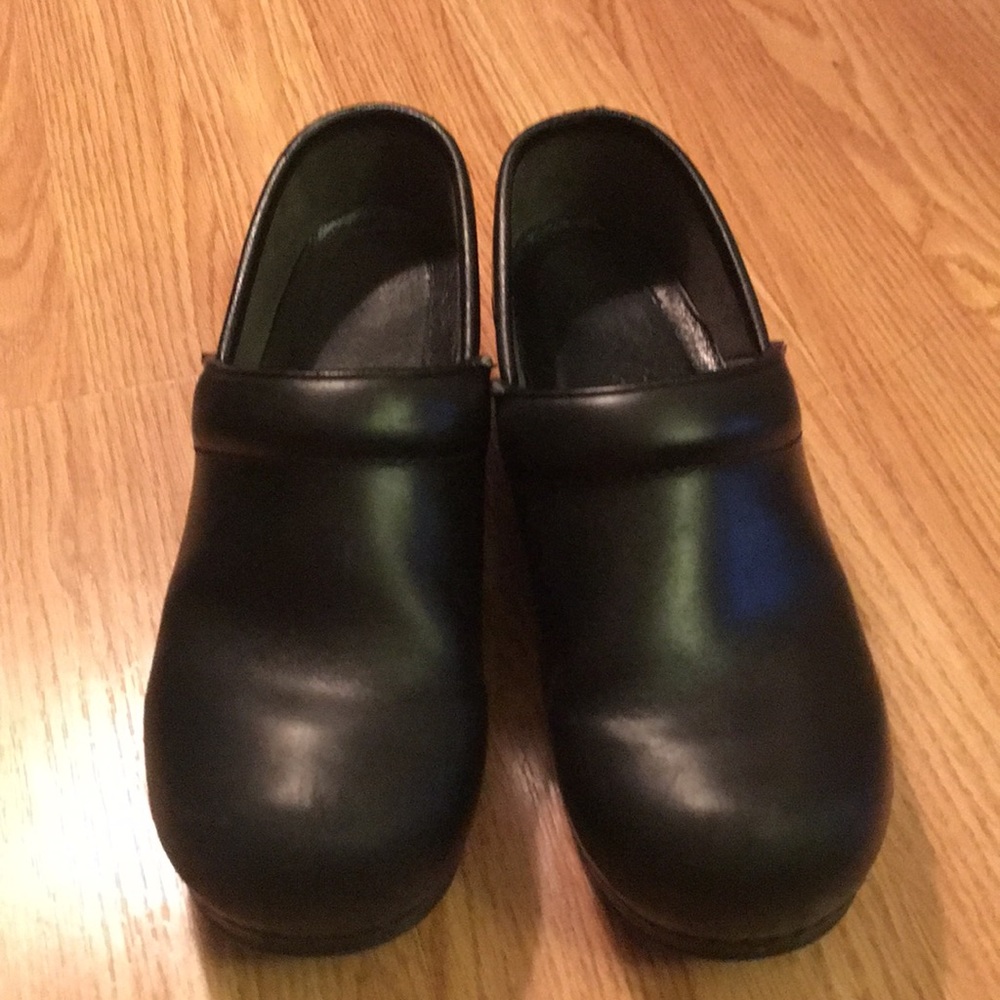Dansko XP Black Clogs 39